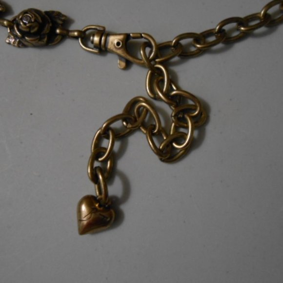 Betsey Johnson Brass Toned Rose Floral Sparkly Stone Metal Chain Link Belt - Picture 12 of 16